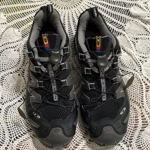 Salomon Men’s XA PRO 3D Ultra hiking boots. Size 8 1/2 black and grey in color. XA PRO 3D V9 GORE-TEX Men - Trail Running | Salomon main image 3